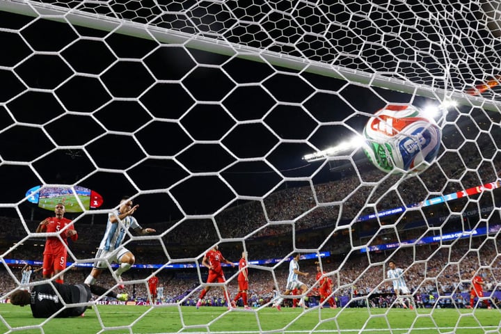 Lautaro Martinez Argentina celebrates goal Julian Alvarez Switzerland World Cup 2026 quarterfinal Arrowhead Stadium Kansas City