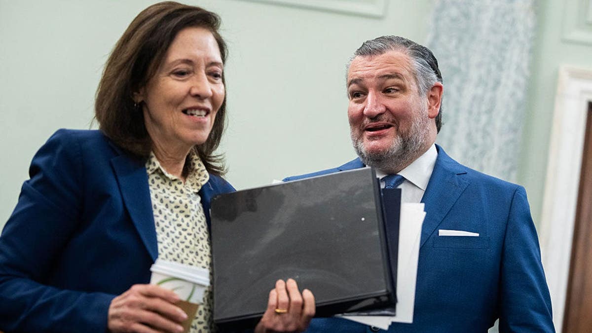Senators Ted Cruz and Maria Cantwell leading the Protect College Sports Act negotiations 2026