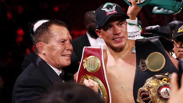 David Benavidez celebrates after winning the WBA and WBO cruiserweight titles against Gilberto Ramirez at T-Mobile Arena Las Vegas May 2026