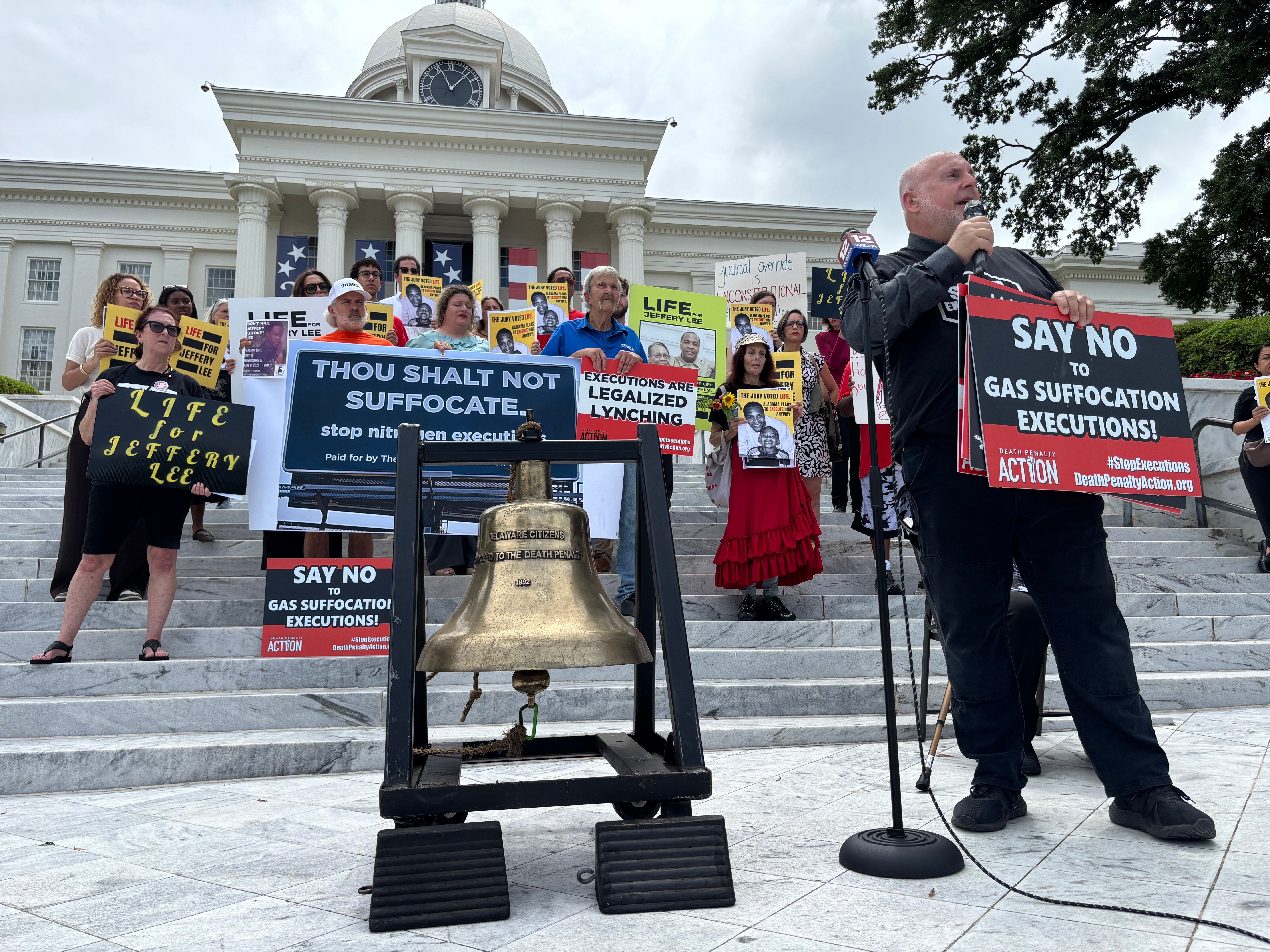 Death Penalty Action protesters outside Alabama prison June 2026