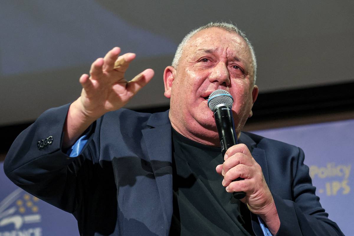 Israeli opposition figures reject Netanyahu's claim that Iran obtained atomic bombs before Israeli strikes in 2026