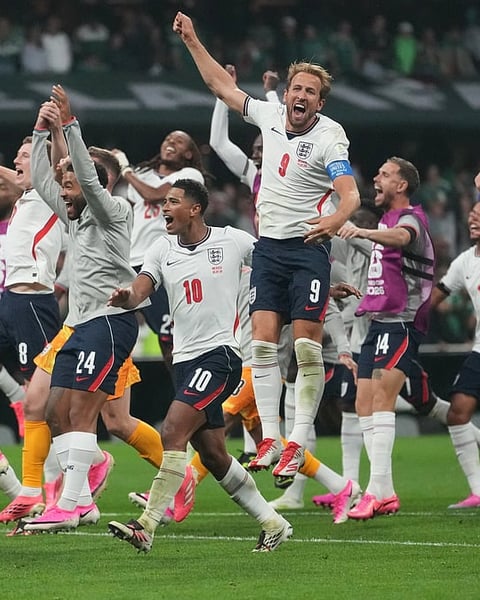Jude Bellingham celebrates scoring for England against Mexico at Azteca Stadium in the FIFA World Cup Round of 16