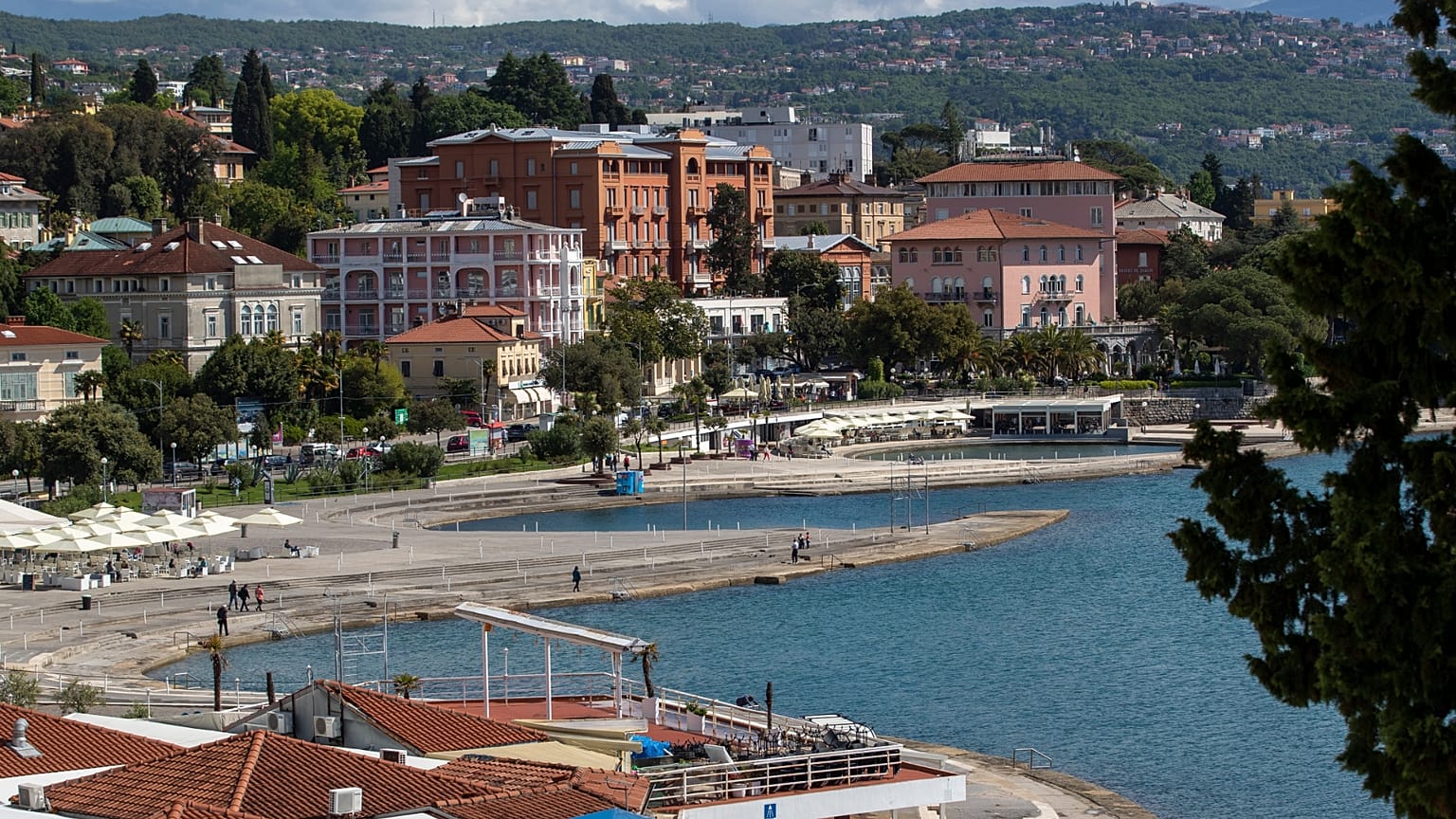 European housing market with rising house prices and rents alongside home sales recovery in 2025