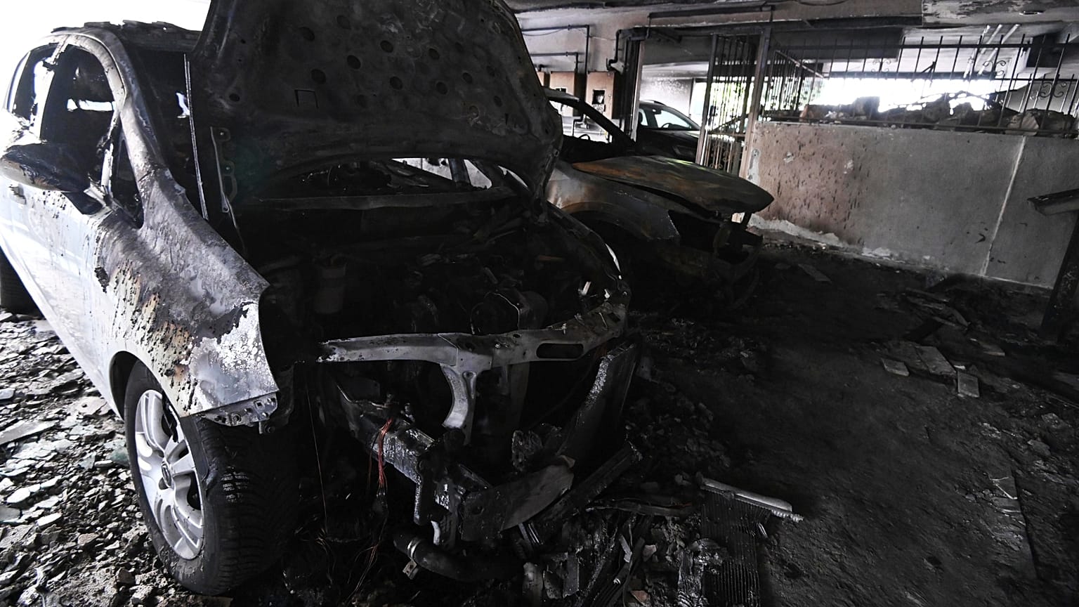 Greek anti-terrorist police investigation into bombings targeting New Democracy politicians in Thessaloniki 2026