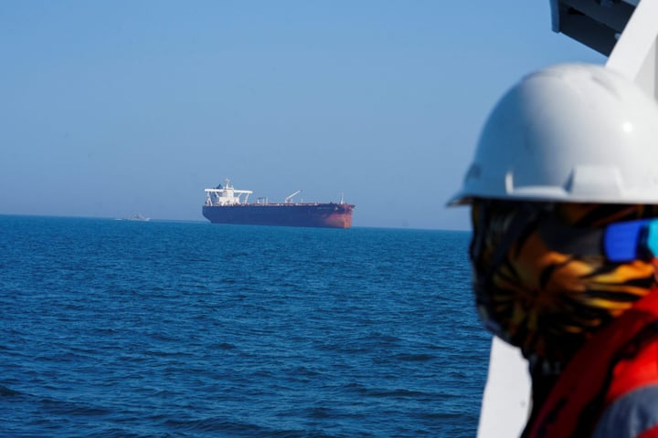 Oil tanker navigating through the Strait of Hormuz amid Iran sanctions dispute