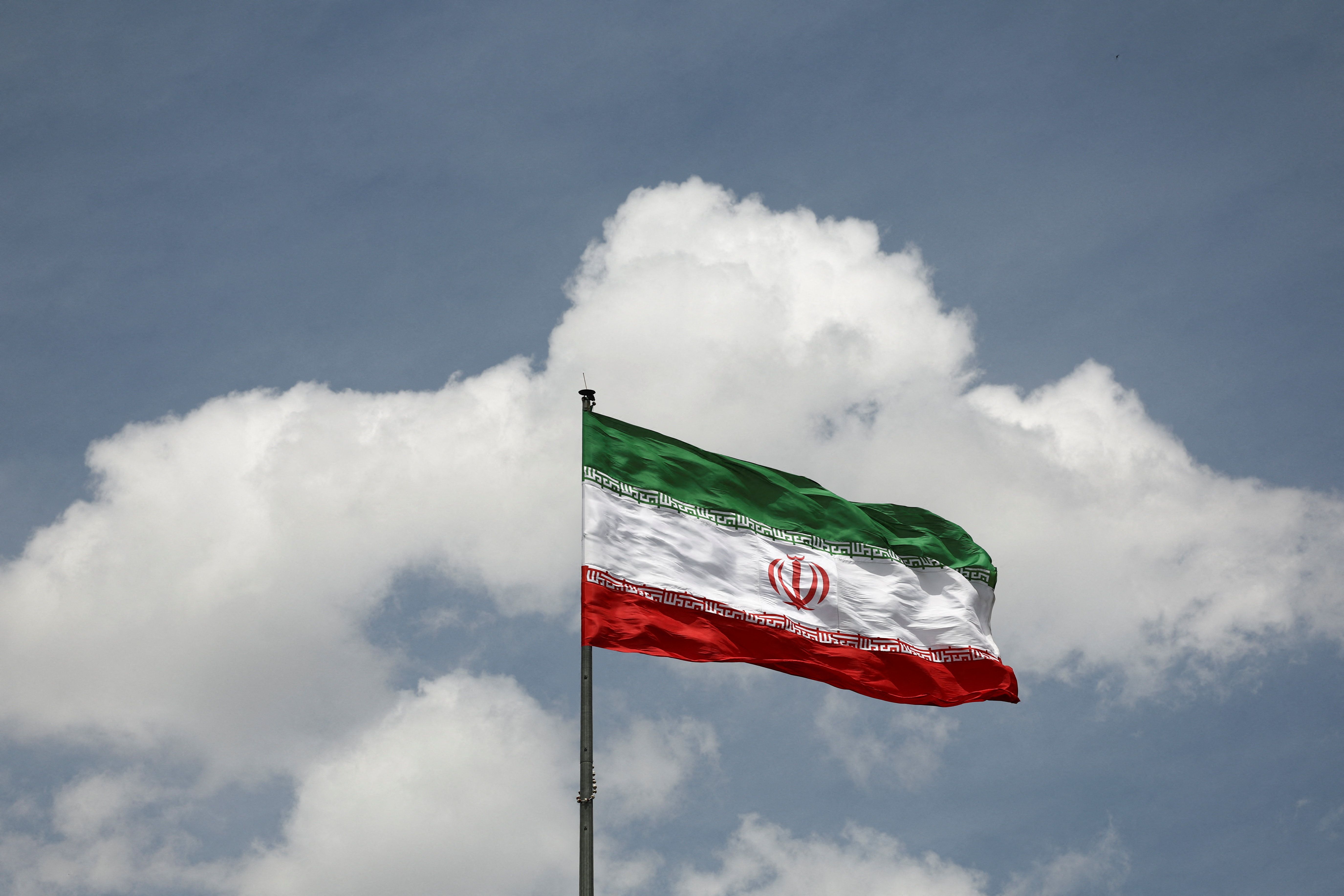Iranian and American officials in Oman talks over Hormuz Strait