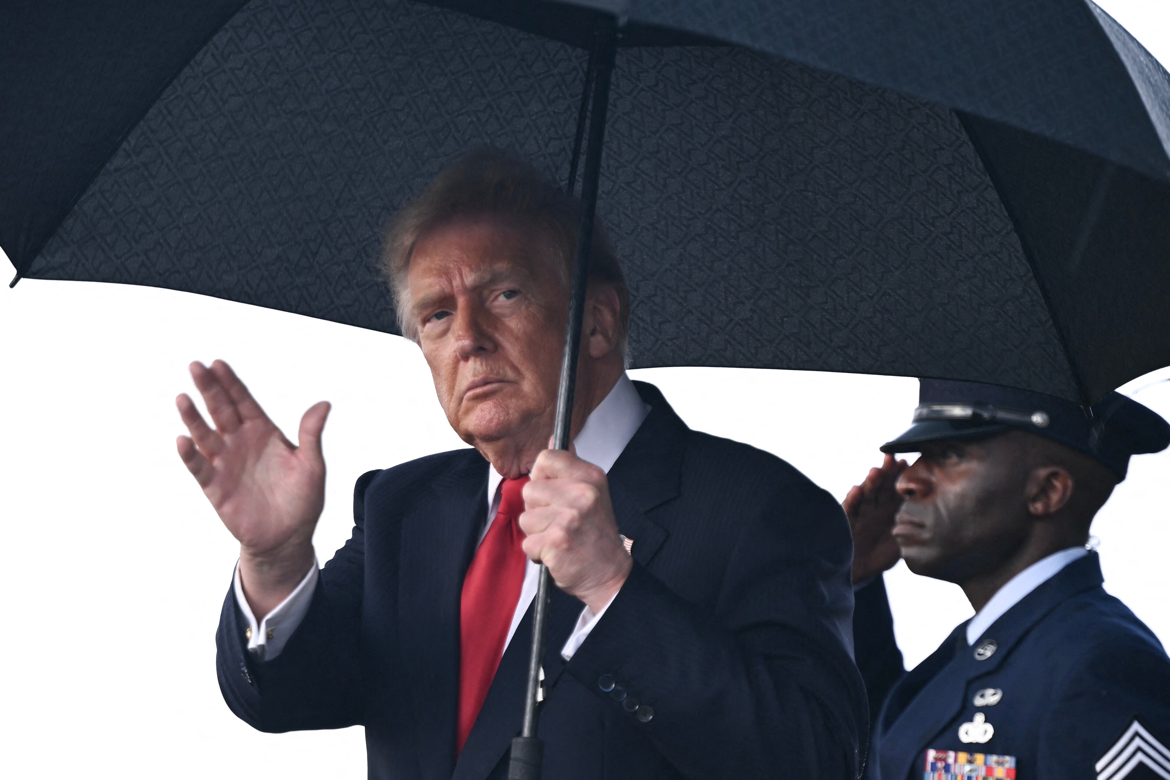 President Trump amid the Iran war as Fox News host Kilmeade reveals his private admission about public opposition to the campaign