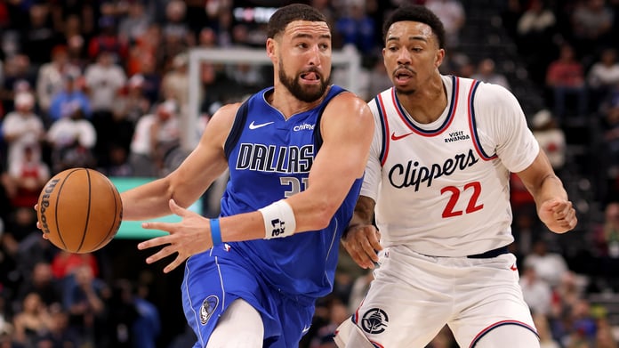 Klay Thompson of the Dallas Mavericks shooting three-pointer Miami Heat trade target 2026 offseason