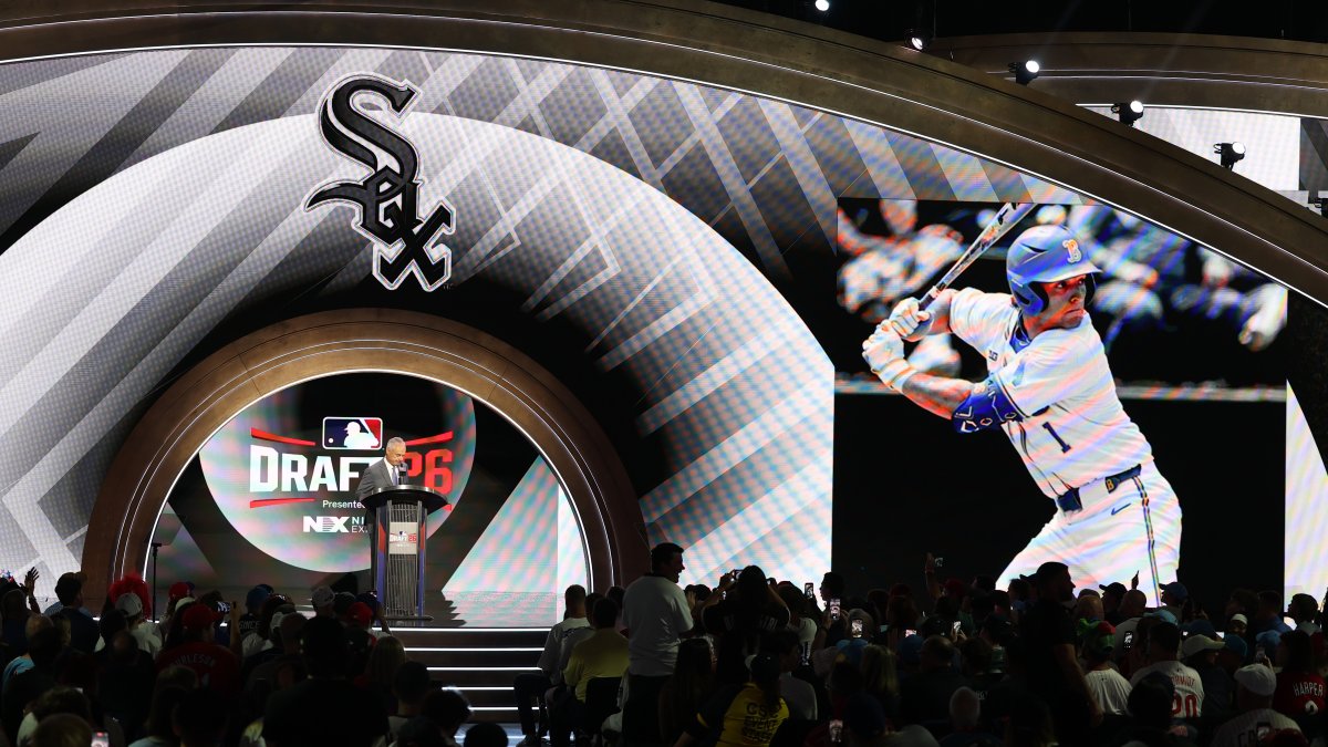 MLB Commissioner Rob Manfred announces Roch Cholowsky of UCLA as the No. 1 pick in the 2026 MLB Draft by the Chicago White Sox