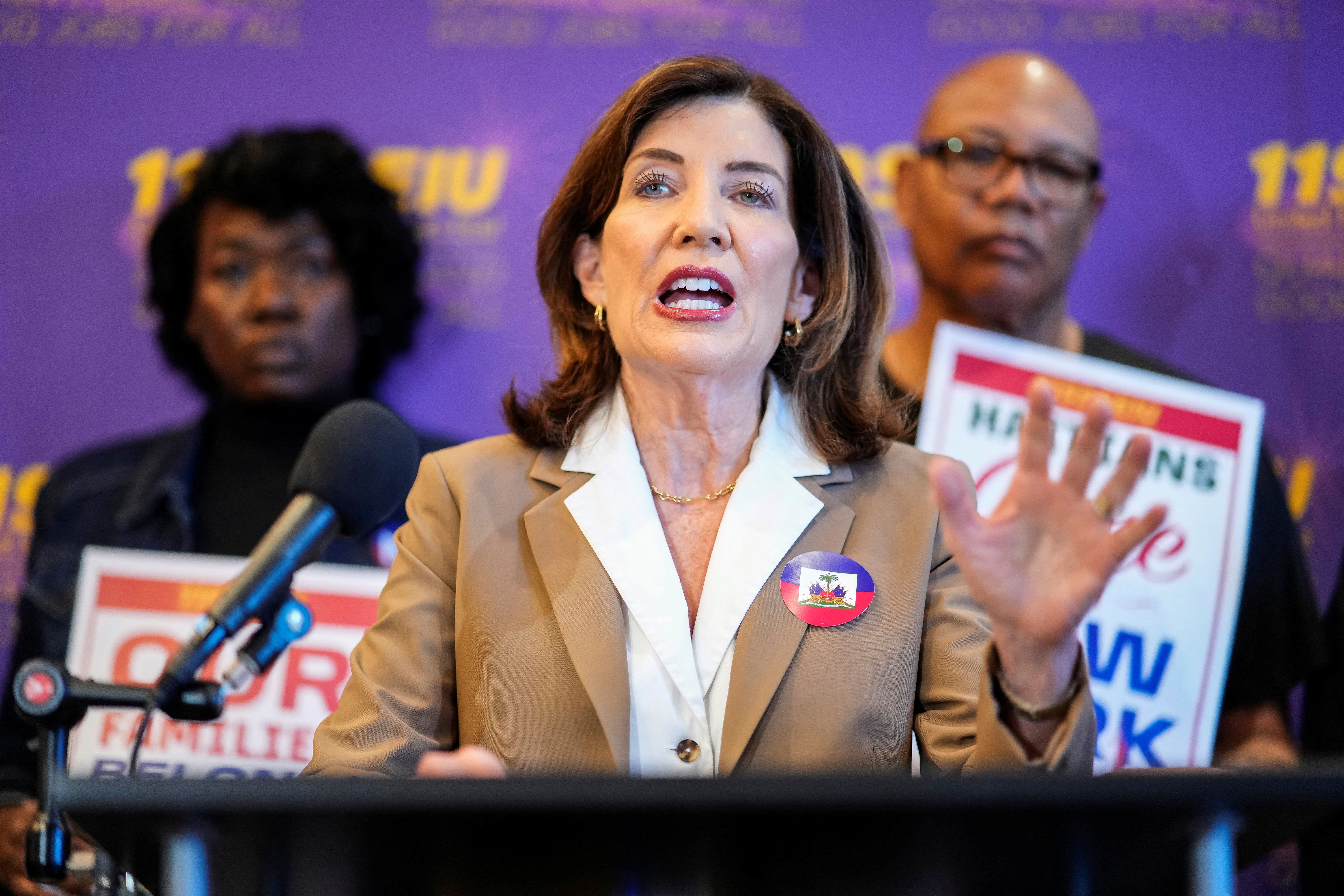 New York Governor Kathy Hochul signs executive order imposing moratorium on hyperscale data centers over 50 megawatts