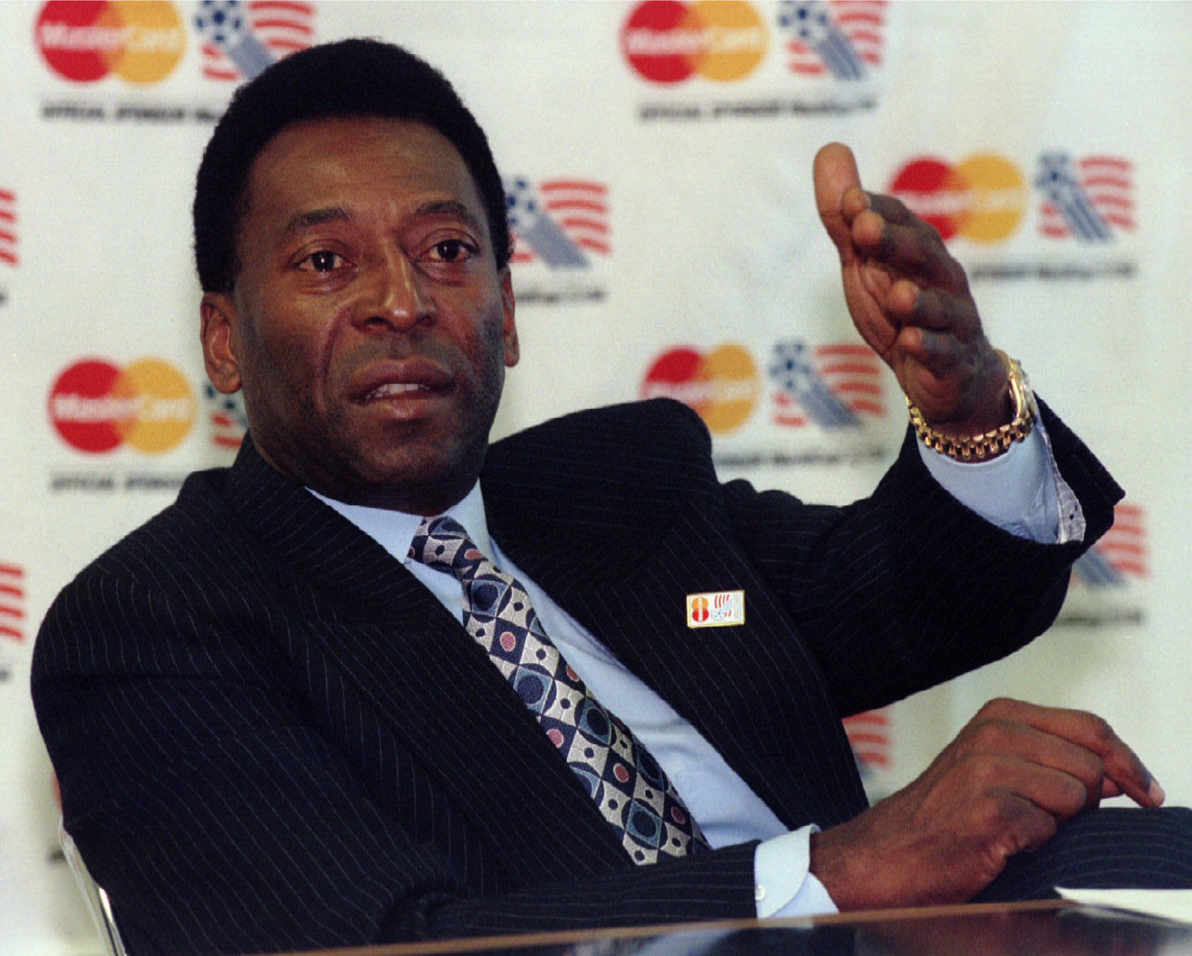 Brazilian football legend Pelé speaking with journalists in New York in 1994