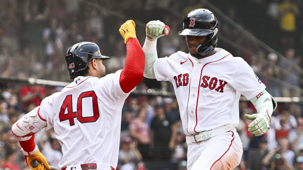 Ceddanne Rafaela celebrates with Willson Contreras as Red Sox tie 1946 franchise record