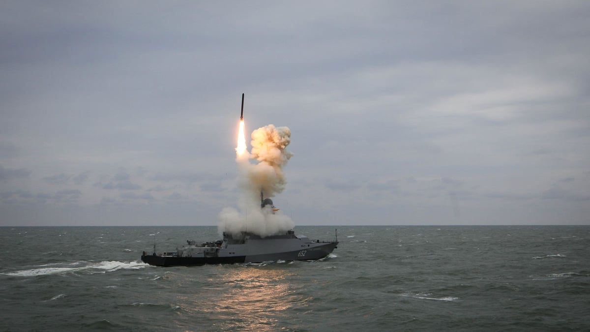 Russian warship fires Kalibr cruise missile in the Black Sea