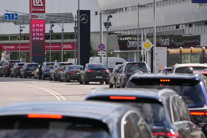 Blocked Rosneft petrol station in Saint Petersburg Russia diesel ban July 2026 after Ukraine drone strikes on refineries