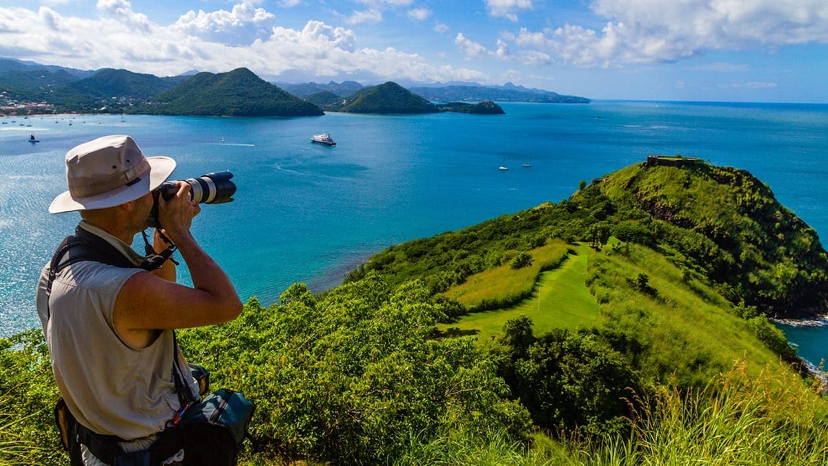 Saint Lucia beach resort with travel advisory warning for violent crime