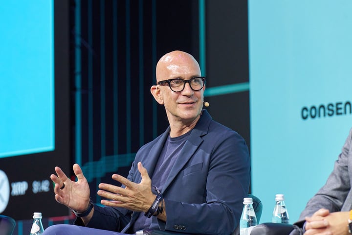 Securitize CEO Carlos Domingo at NYSE debut as company tokenizes $295 million in shares on Solana and Avalanche blockchains
