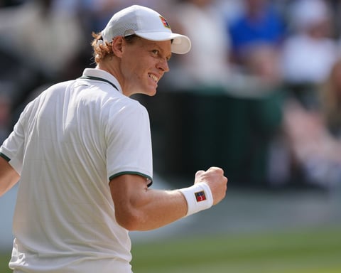 Jannik Sinner celebrates his Wimbledon 2026 semifinal victory over Novak Djokovic
