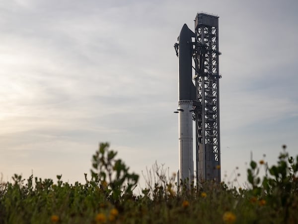 SpaceX Starship Ship 40 and Super Heavy Booster 20 stacked at Starbase Texas for Flight 13 launch
