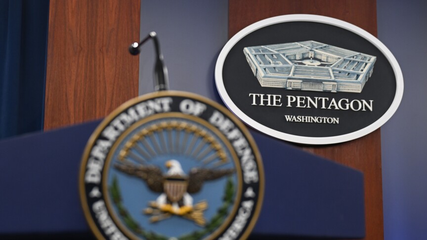 US Congress and pharmaceutical policy debate as Trump signs 100% tariff on generic drug imports effective 2028