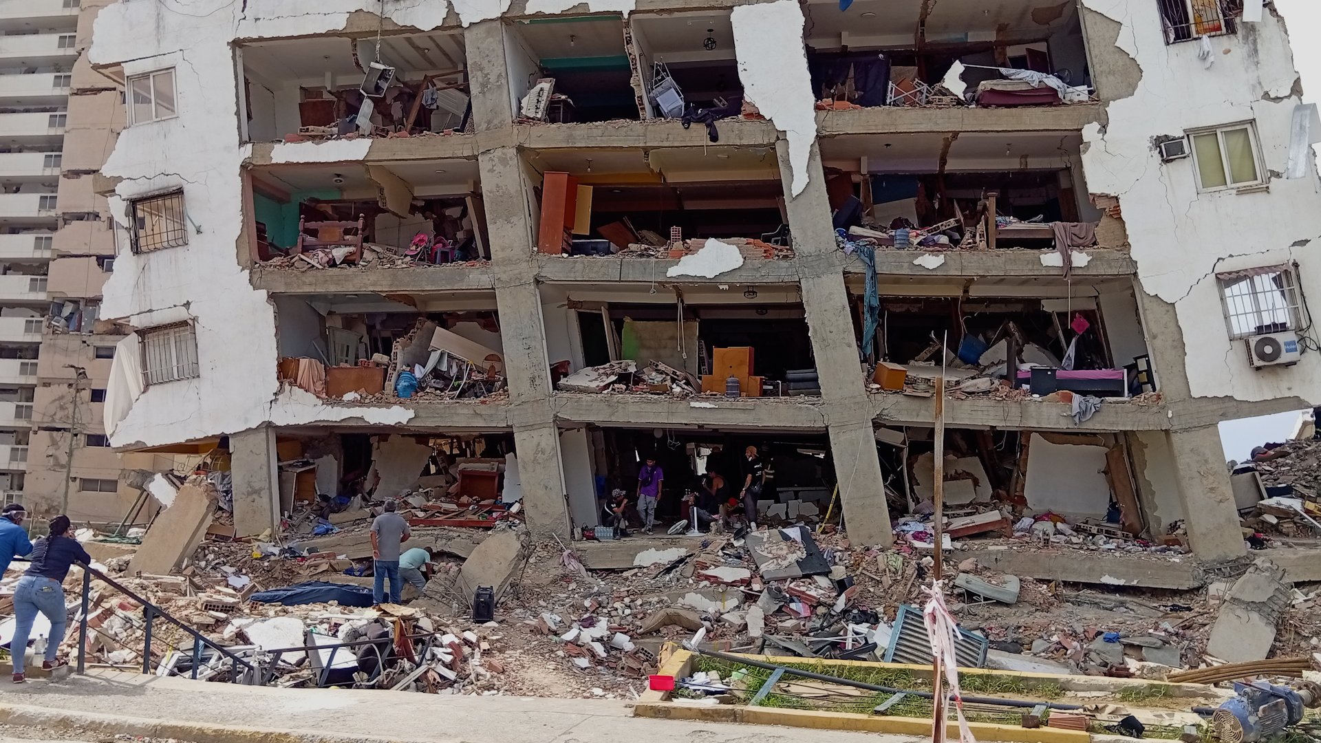 A tower block dangerously tilted after the June 24 2026 Venezuela earthquake in La Guaira