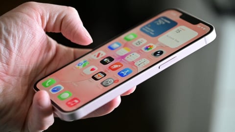 iOS 28 feature showing Apple iPhone clipboard sync with Windows PC under EU Digital Markets Act mandate