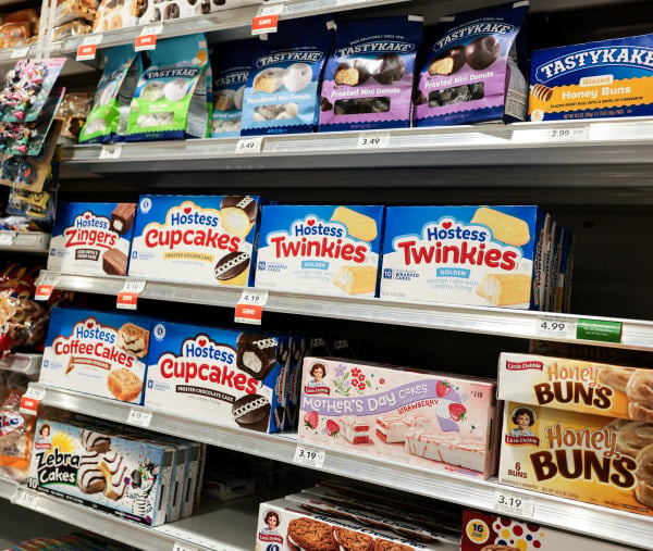 Packaged processed foods on grocery store shelves as FDA proposes mandatory GRAS disclosure for food chemicals