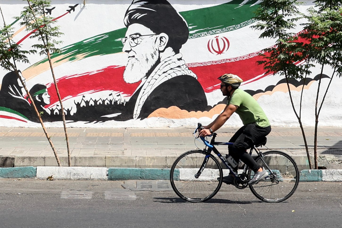 Tehran street mural Iran 2026 during US-Israel conflict