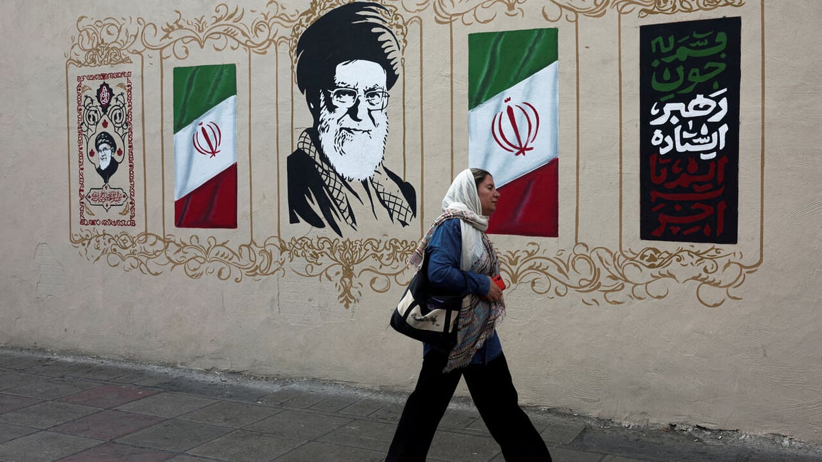 Traders and cargo as Iran deepens economic ties with Oman, Turkey, and Iraq amid US sanctions campaign