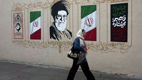 Traders and cargo as Iran deepens economic ties with Oman, Turkey, and Iraq amid US sanctions campaign