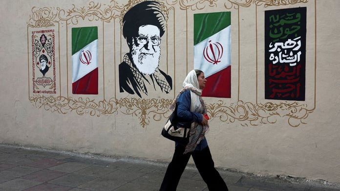 Traders and cargo as Iran deepens economic ties with Oman, Turkey, and Iraq amid US sanctions campaign