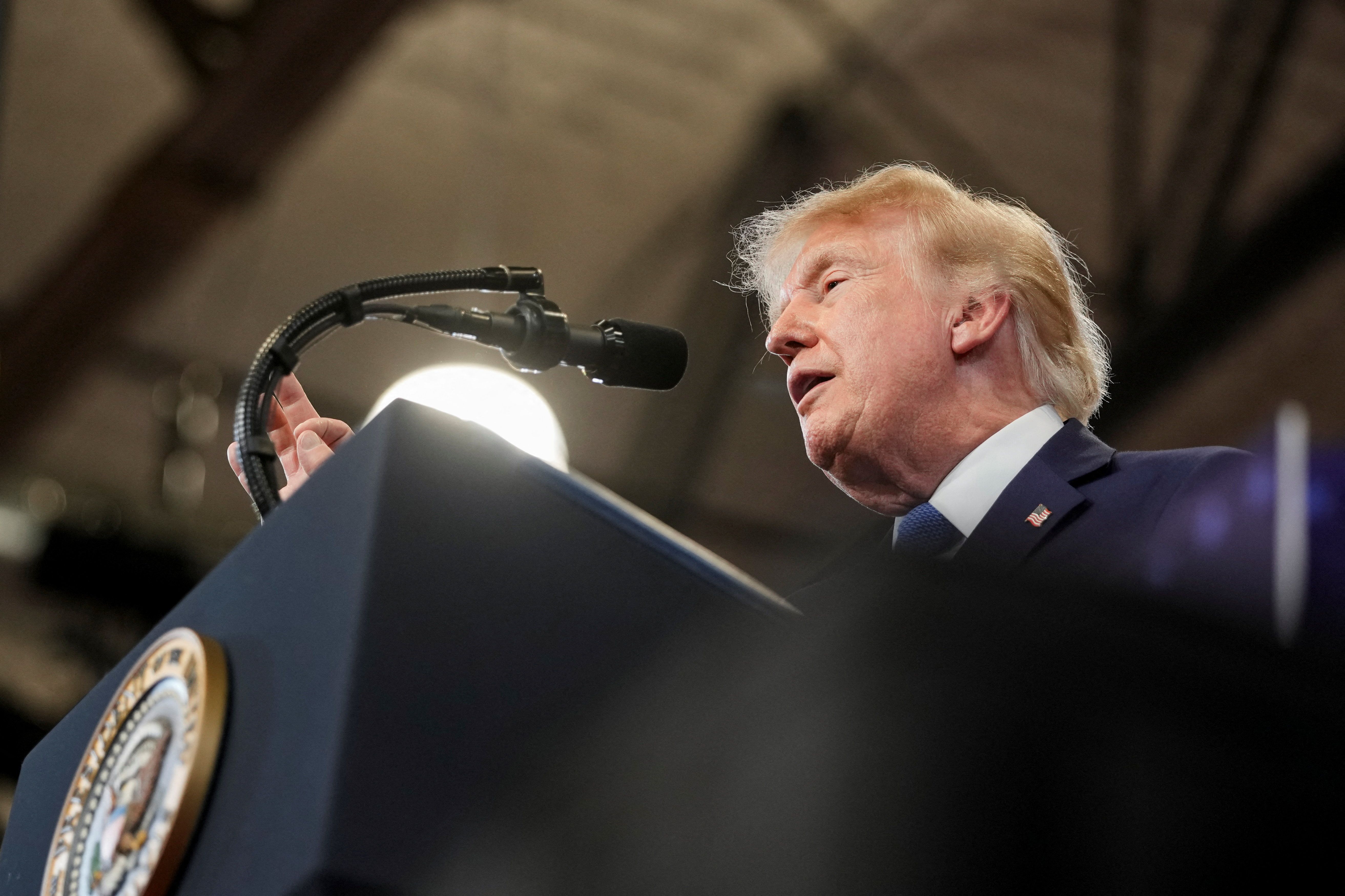Donald Trump threatens to bomb Oman as Iran war 60-day deal expires