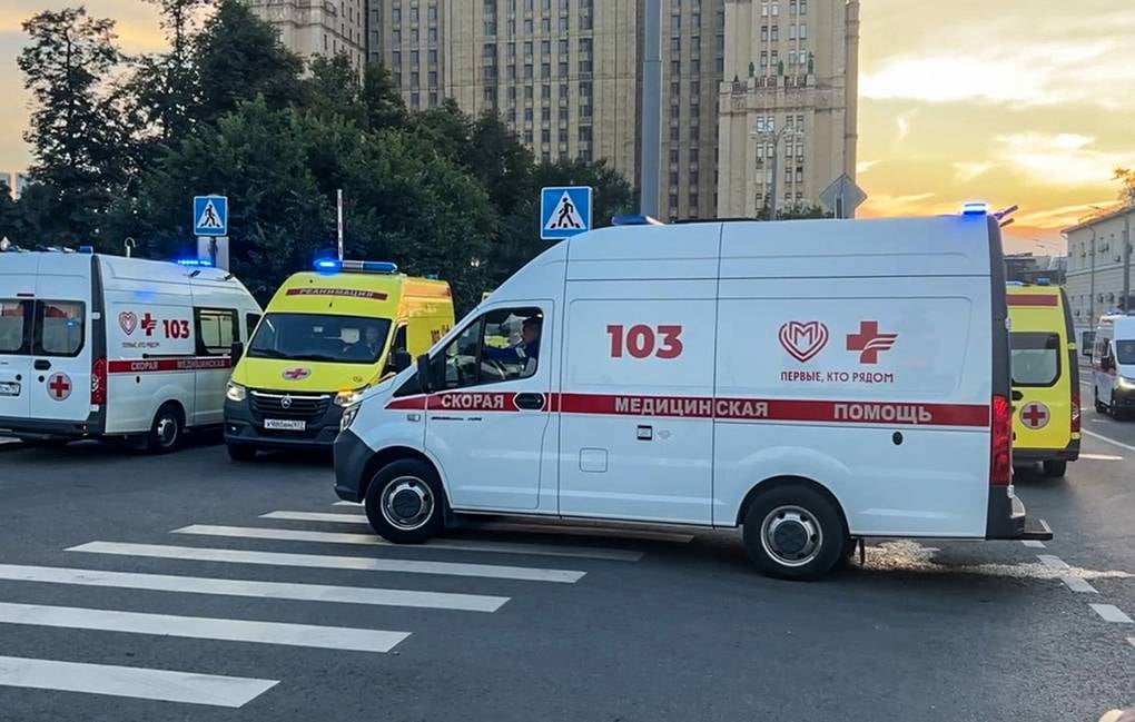 Emergency services at site of explosion near Kudrinskaya Square Moscow restaurant bombing August 2026