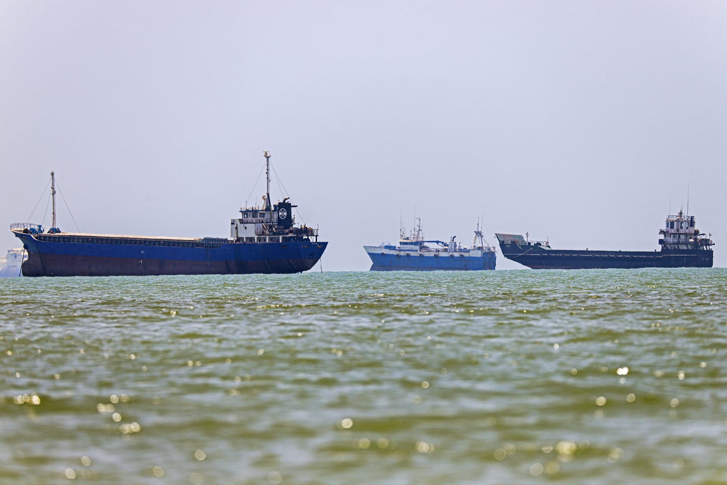 Vessels navigate the Strait of Hormuz as US Iran negotiations reach final stage 2026
