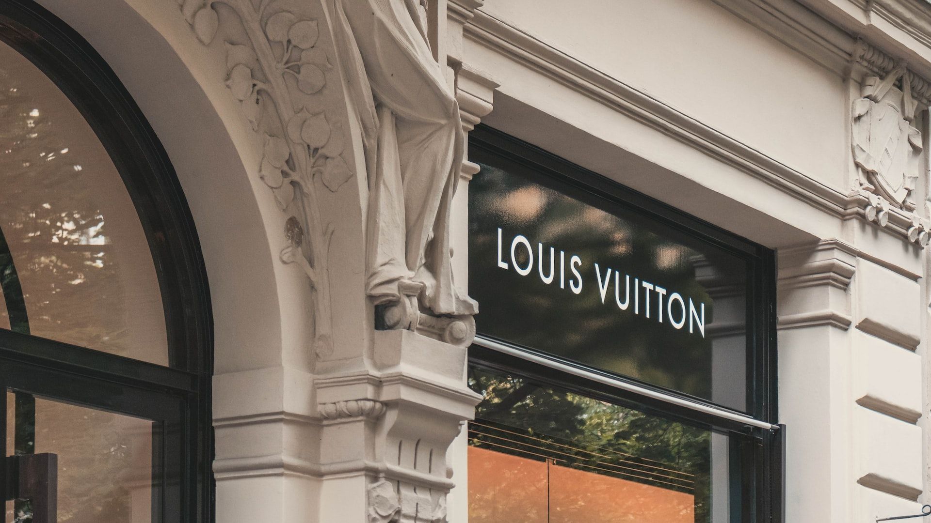 Louis Vuitton Scandal: Scandal over new Louis Vuitton ad advising  Ukrainians to 'learn geography