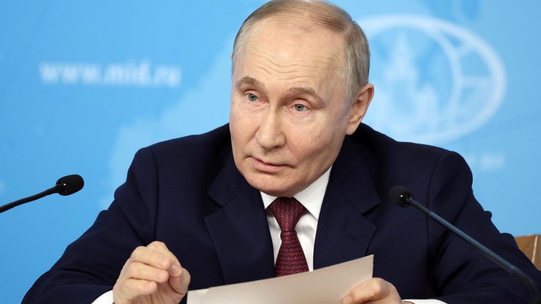 Vladimir-Putin-Peace-Meeting