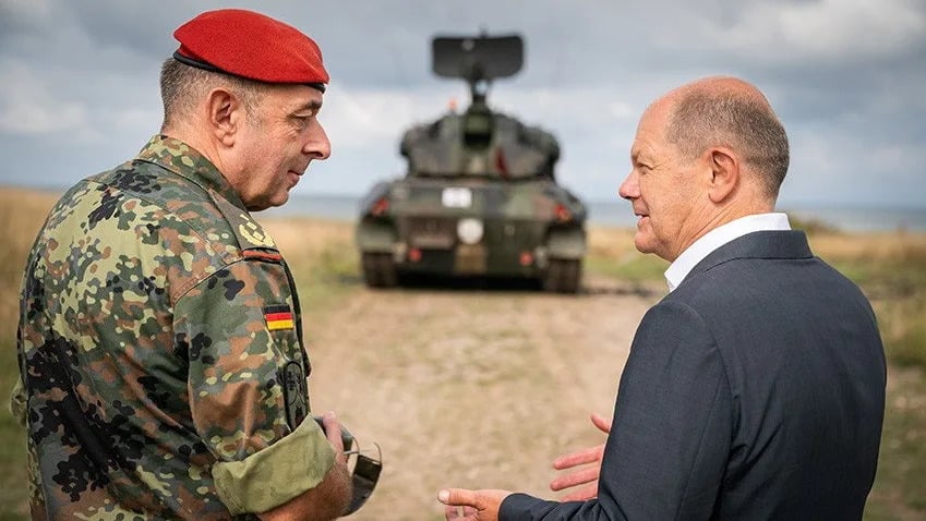 olaf-scholz-leopard-2-tank