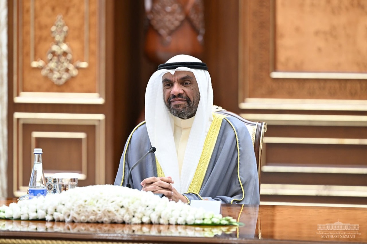 Kuwaiti Foreign Minister Abdullah al-Yahia smile