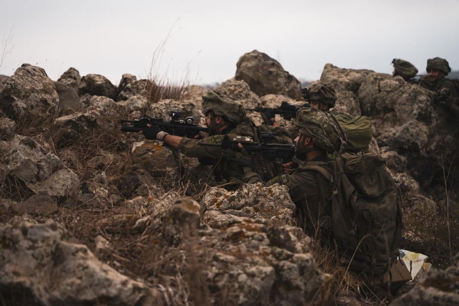 Soldiers Deffending