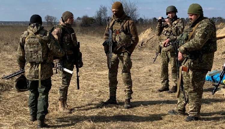 Ukrainian soldiers angry leave Ugledar for Russians