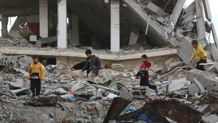 Mossad, David Barnea, Qatar Prime Minister, Gaza ceasefire, prisoner swap, Israeli bombardment, Palestinian children, Khan Yunis, Gaza Strip, Israeli-Hamas negotiations, Qatar mediation, Gaza crisis