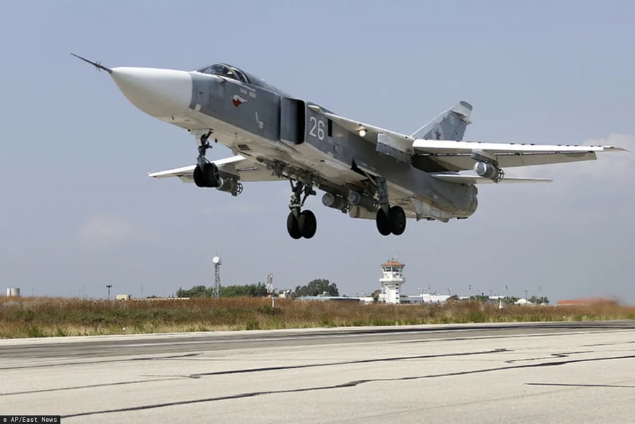 Clashes between Syrian army and HTS in the Hama countryside with Russian air support