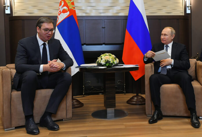 Vucic to discuss gas deal and US sanctions on NIS with Putin