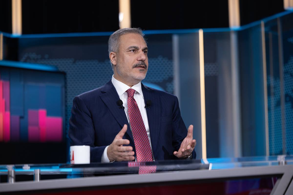 Turkish foreign minister hakan fidan discusses agenda and answers questions during live broadcast