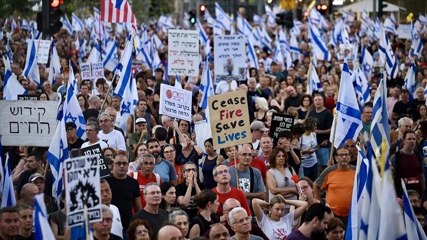 Protest at Netanyahu’s residence over hostage swap delays
