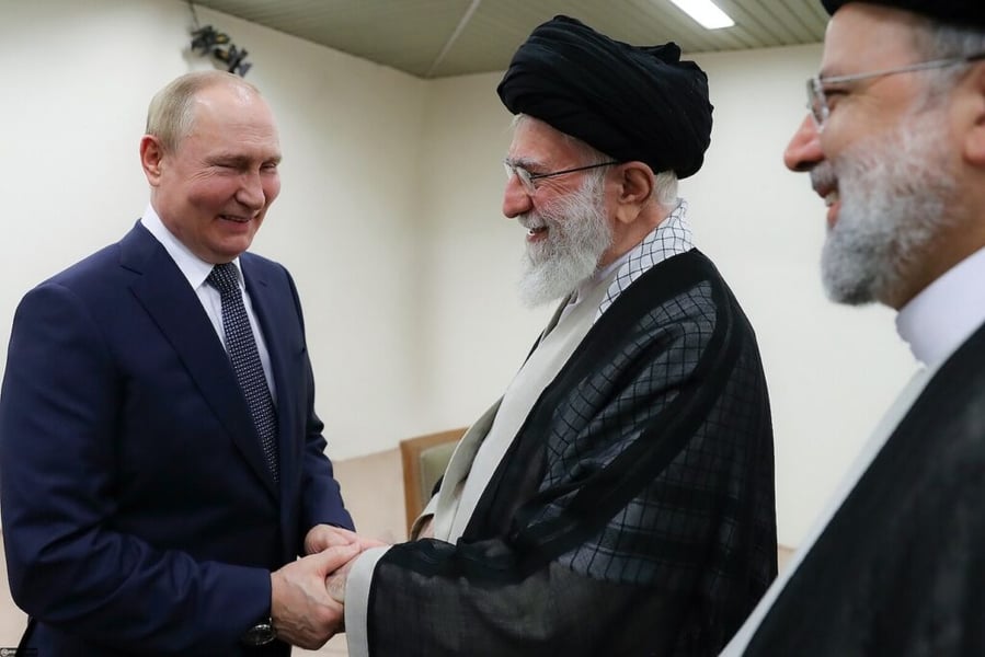 Russia Iran partnership, US dominance challenge, global power shift, Russia Iran strategic pact, geopolitical tensions