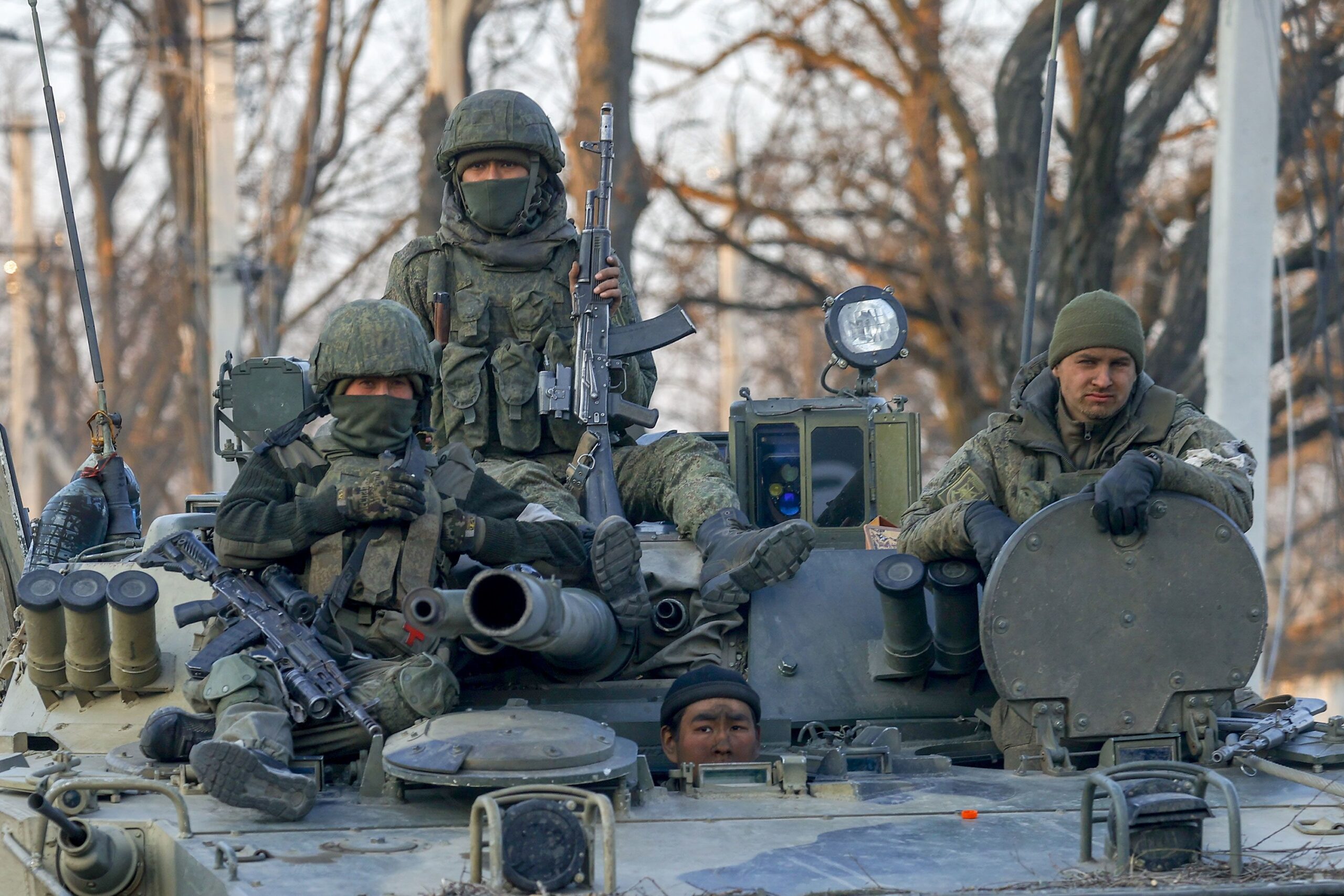 Russian forces, eastern Ukraine, territorial gains, military conflict, Donbass