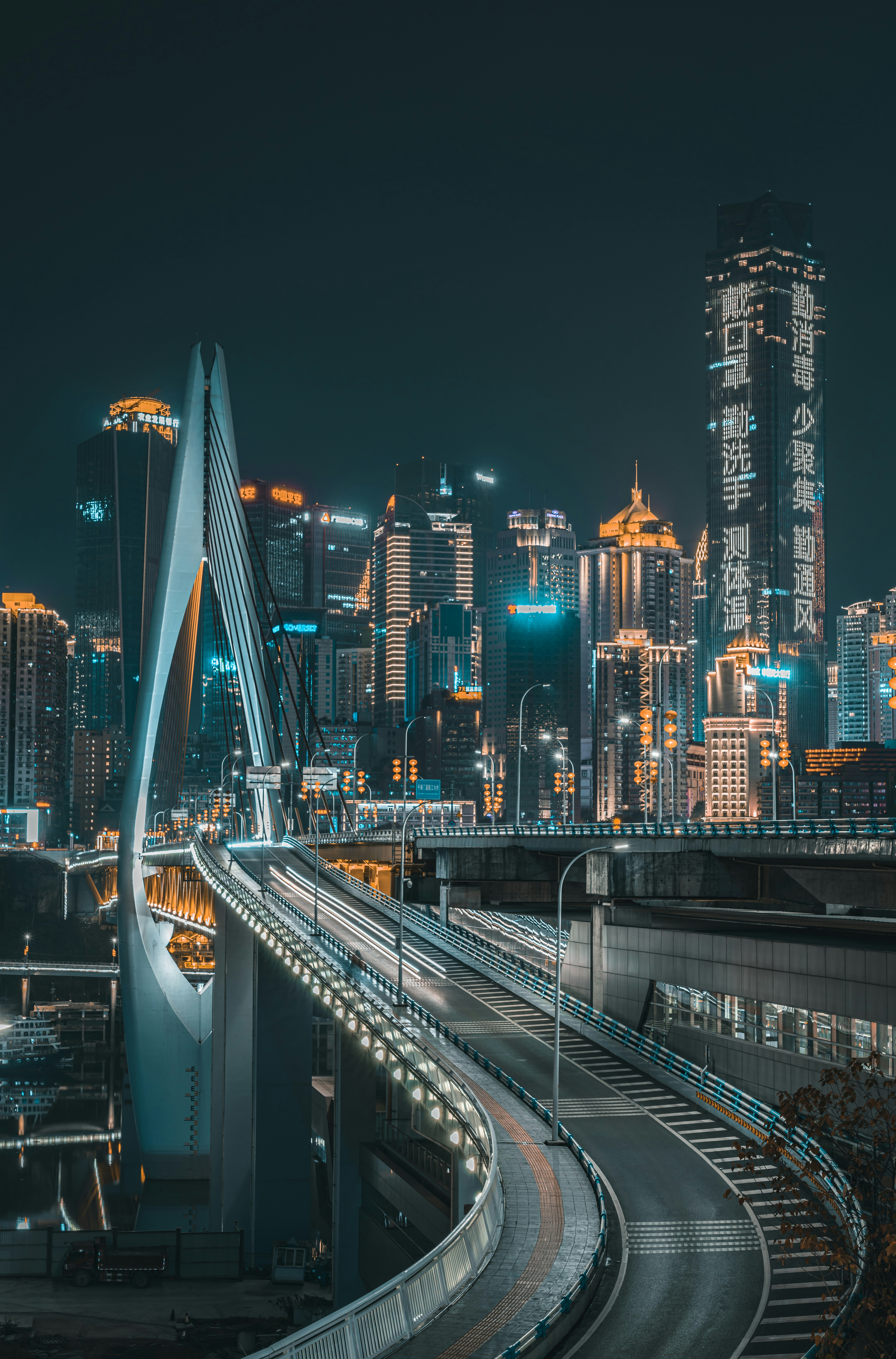 Night view of Chongqing city skyline symbolizing China’s technological innovation and digital yuan expansion in fintech and global finance