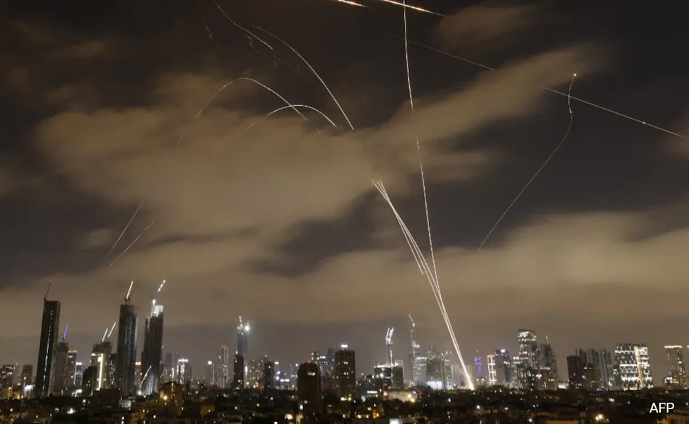 Iran missile alert, US Israel alliance, Houthi Red Sea threat, Iran retaliation plan, Trump Iran war, ballistic missile strike, Middle East conflict 2025, Tehran defense warning, Israel Iran escalation, US bases Middle East