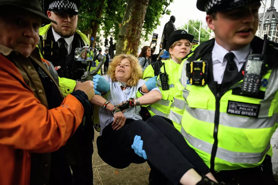 London protest crackdown, UK police arrest, Palestine Action banners, anti-Israel protest, Parliament Square demonstration, Gaza support rally
