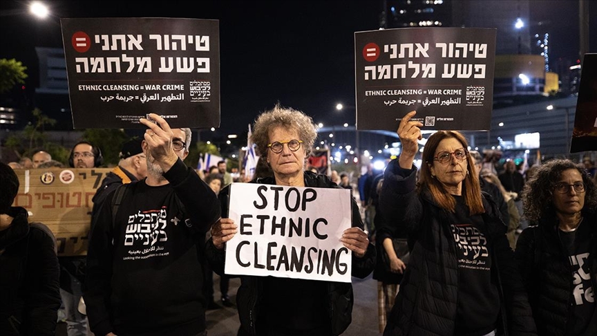 Tel Aviv protest Gaza ceasefire, Israeli demonstration Gaza hostage swap, Israel Gaza war protest 2024, Gaza conflict ceasefire rally Israel, Protesters demanding peace Gaza conflict